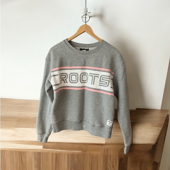 NEW ROOTS Cropped Grey White Pink Stripe Bold Sweater Size Medium Y2K Athletic - Picture 1 of 5